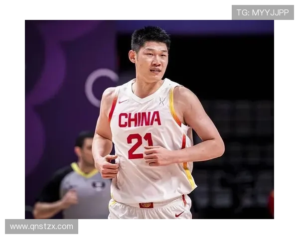 2025年篮球世界杯激战正酣 中国男篮迎来关键战役全力冲击四强